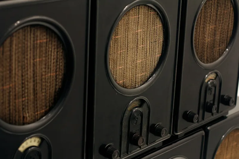 Firewood for Hospitality Venues: Fuel Quality, Storage and Keeping Supply Consistent
